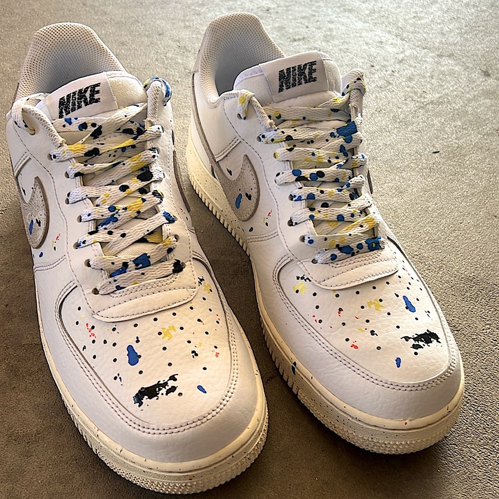 Air Force 07- Paint Splatter White